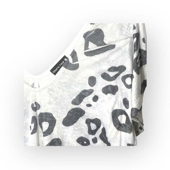 Blanc Noir ❤︎︎ Animal Print Sublimation Burnout Off Shoulder Tee ❤︎︎ B / W Large - Picture 4 of 16